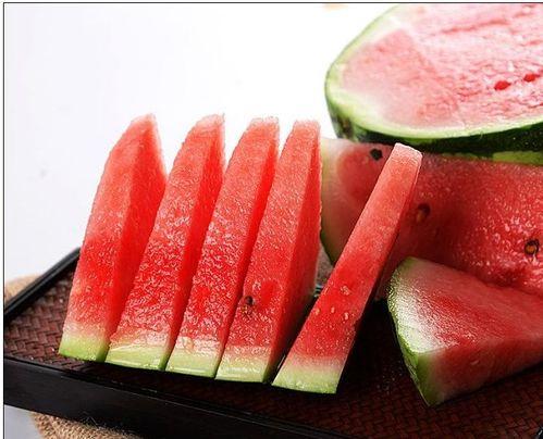 秦皇岛吃瓜女,揭秘网络热点的背后故事