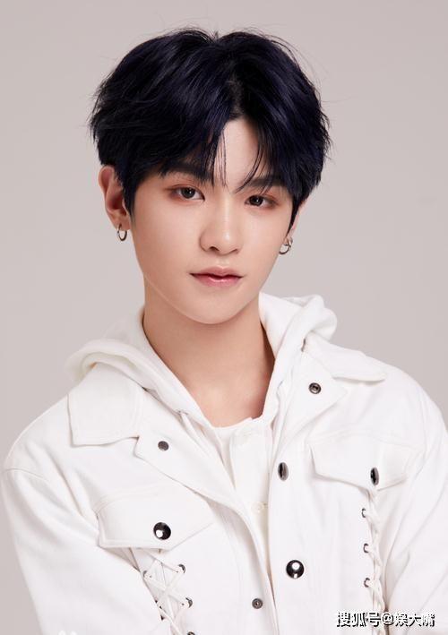 吃瓜小熊黄明昊,揭秘娱乐圈的“瓜王”传奇